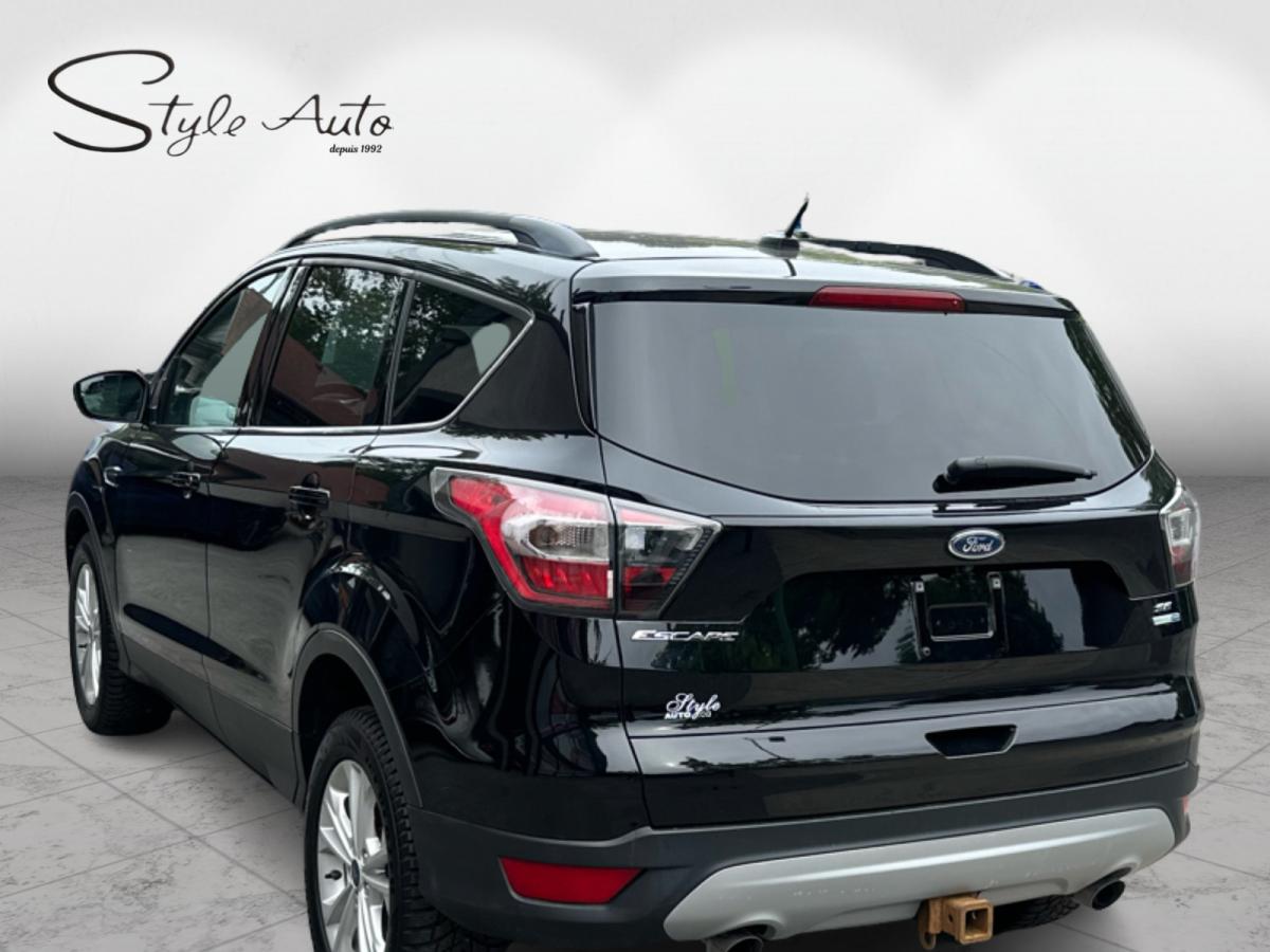 2017 Ford Escape 4WD 4dr SE Image principale