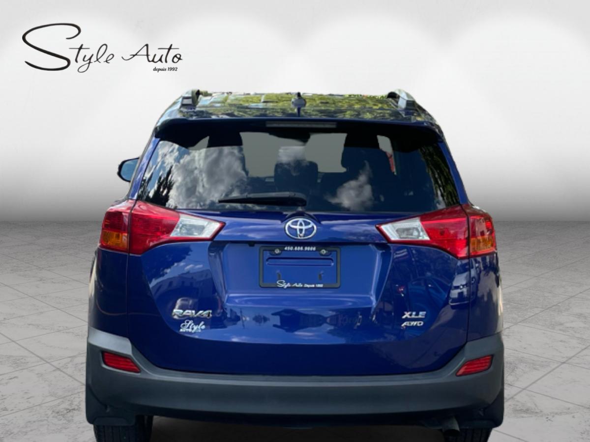2015 Toyota RAV4 AWD 4dr XLE Main Image