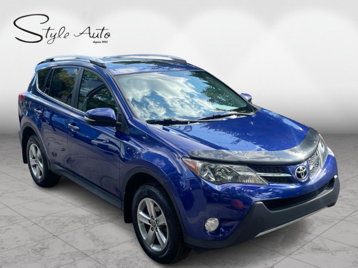 2015 Toyota RAV4 AWD 4dr XLE Main Image