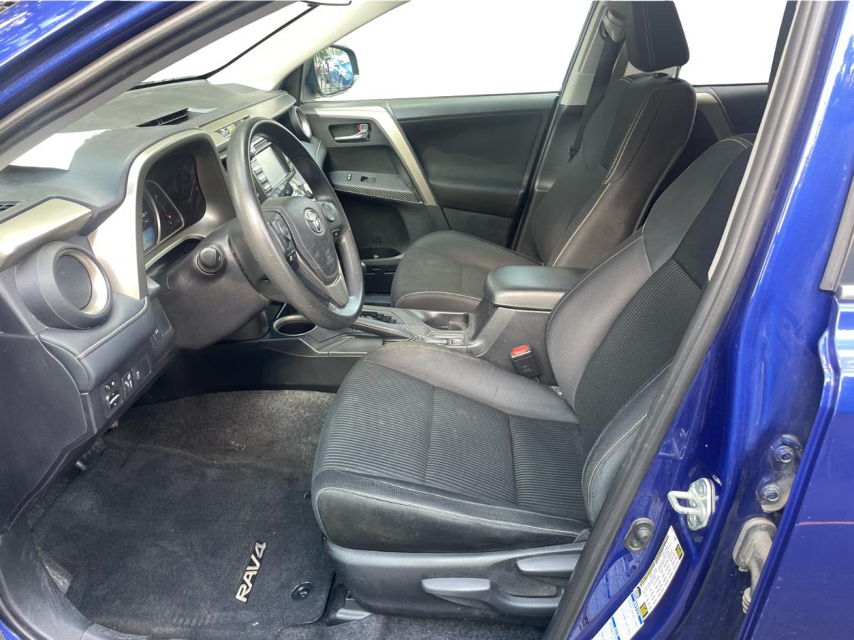 2015 Toyota RAV4 AWD 4dr XLE Main Image