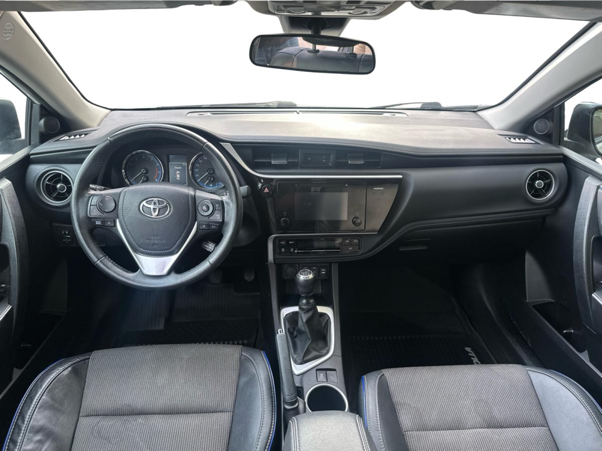 2017 Toyota Corolla 4dr Sdn Man CE Image principale