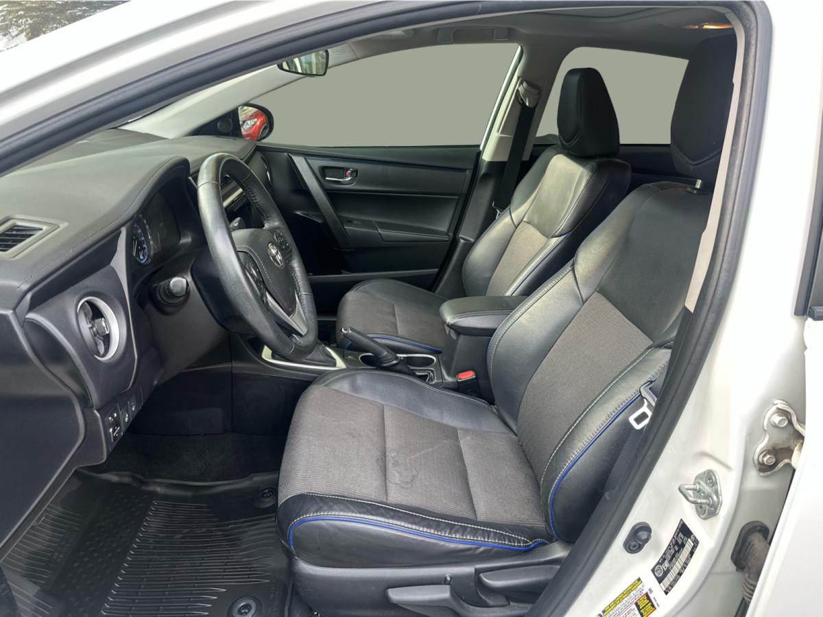 2017 Toyota Corolla 4dr Sdn Man CE Image principale