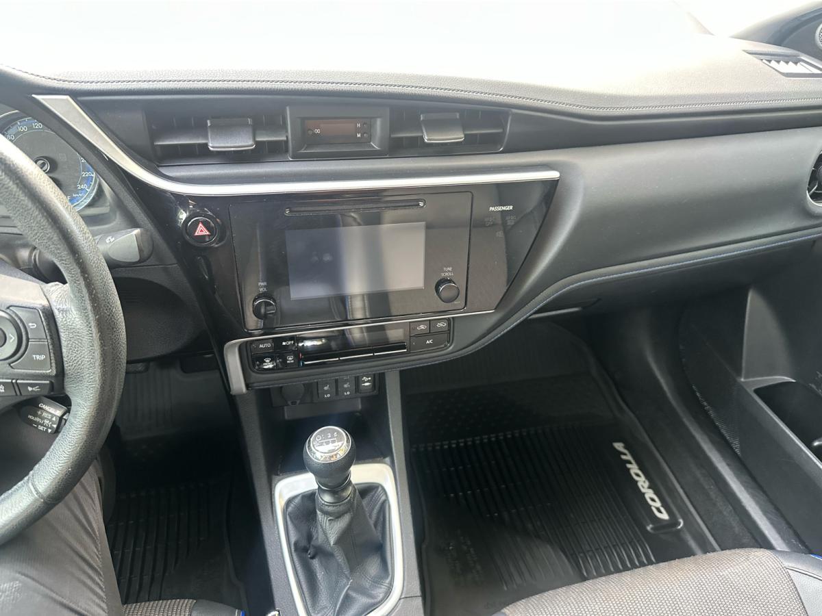 2017 Toyota Corolla 4dr Sdn Man CE Image principale