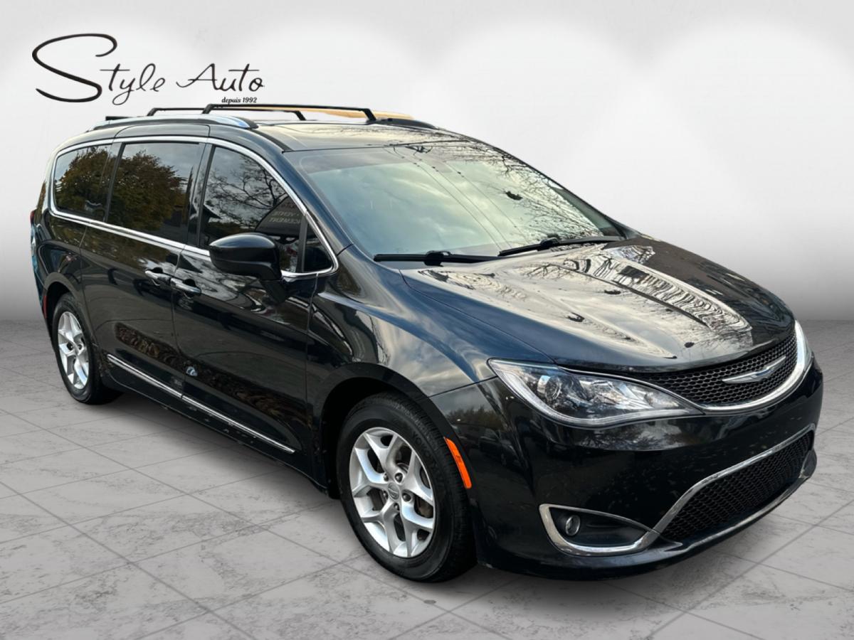 2018 Chrysler Pacifica Touring-L Plus 7 pass Main Image