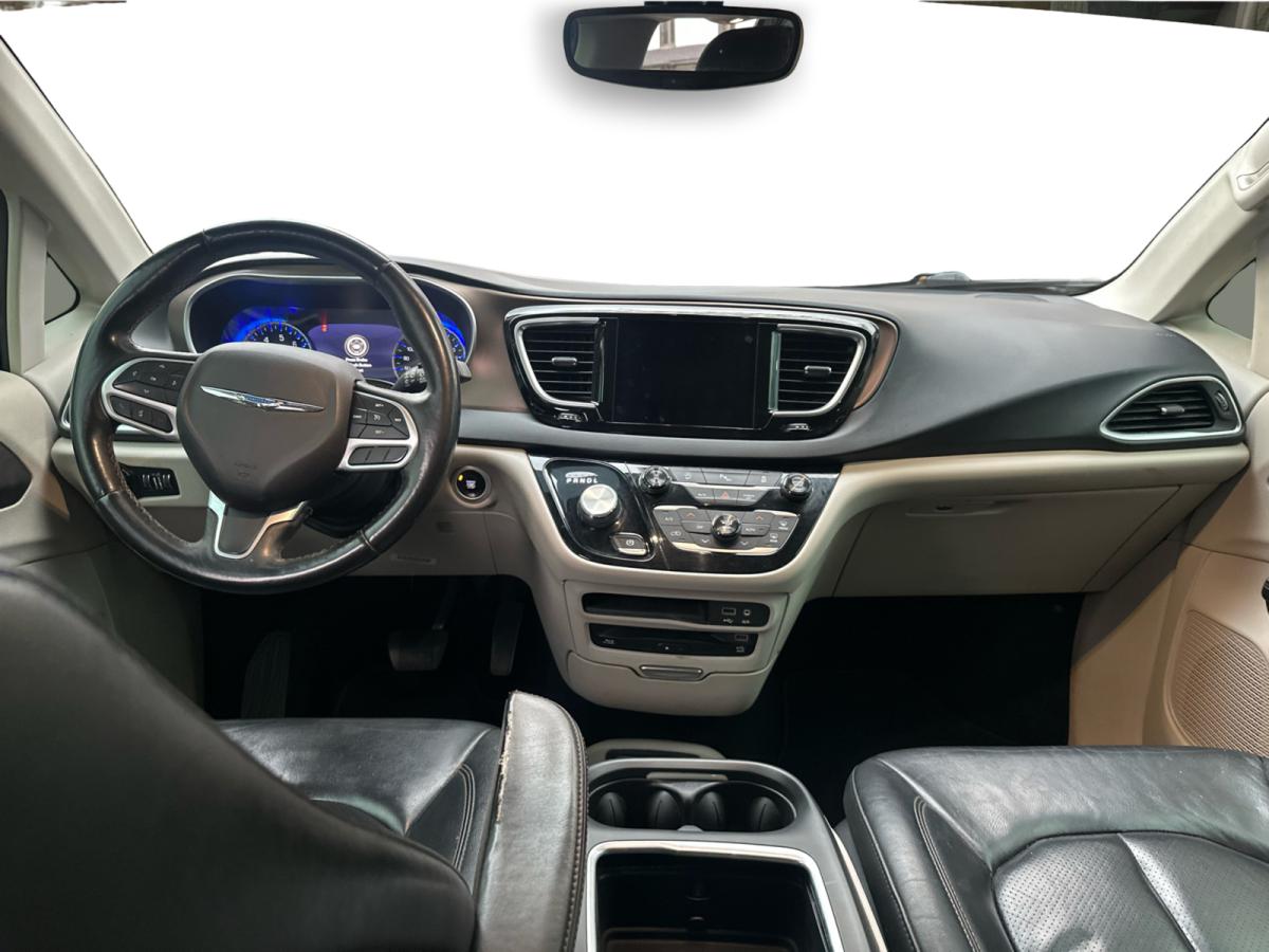 2018 Chrysler Pacifica Touring-L Plus 7 pass Main Image