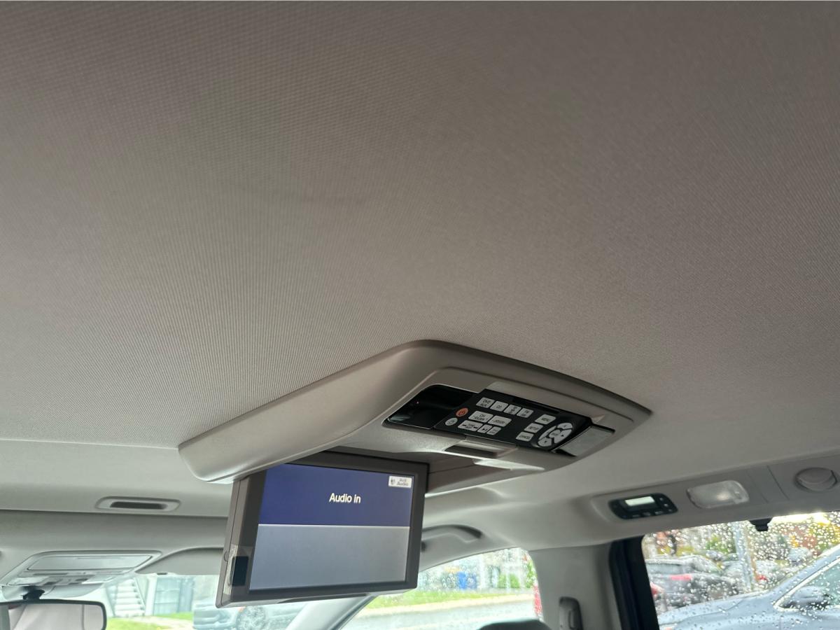 2017 Honda Odyssey EX-L  8 passengers with Rear Entertainment System Main Image