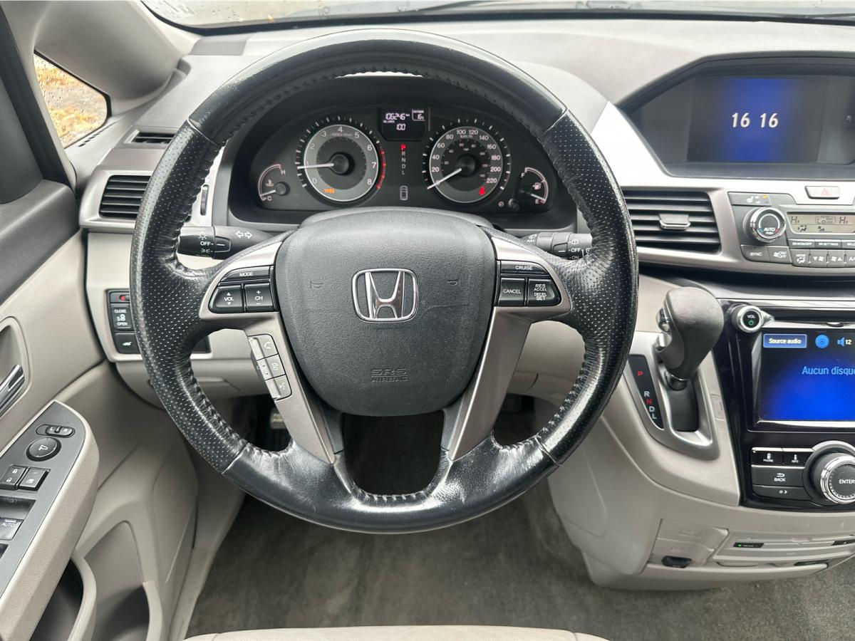 2017 Honda Odyssey EX-L  8 passengers with Rear Entertainment System Main Image