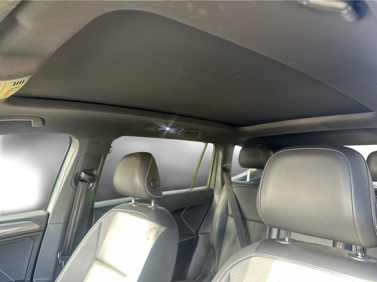 2023 Volkswagen Tiguan Comfortline R-Line Black Edition 4MOTION Image principale