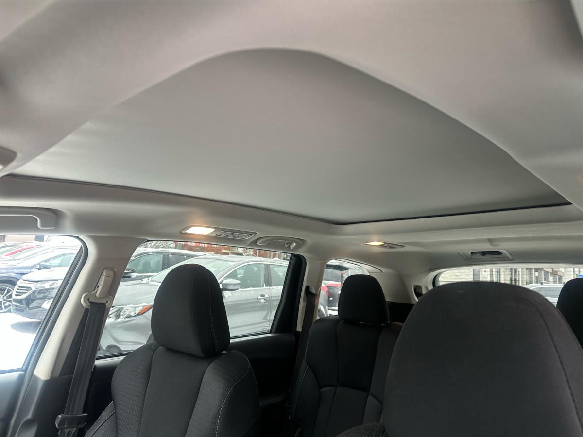 2019 Subaru Ascent Touring 8-Passenger Main Image