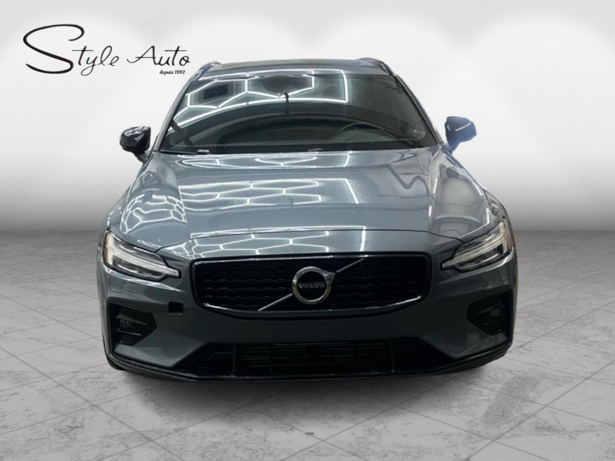2022 Volvo V60 T6 AWD R-Design Image principale
