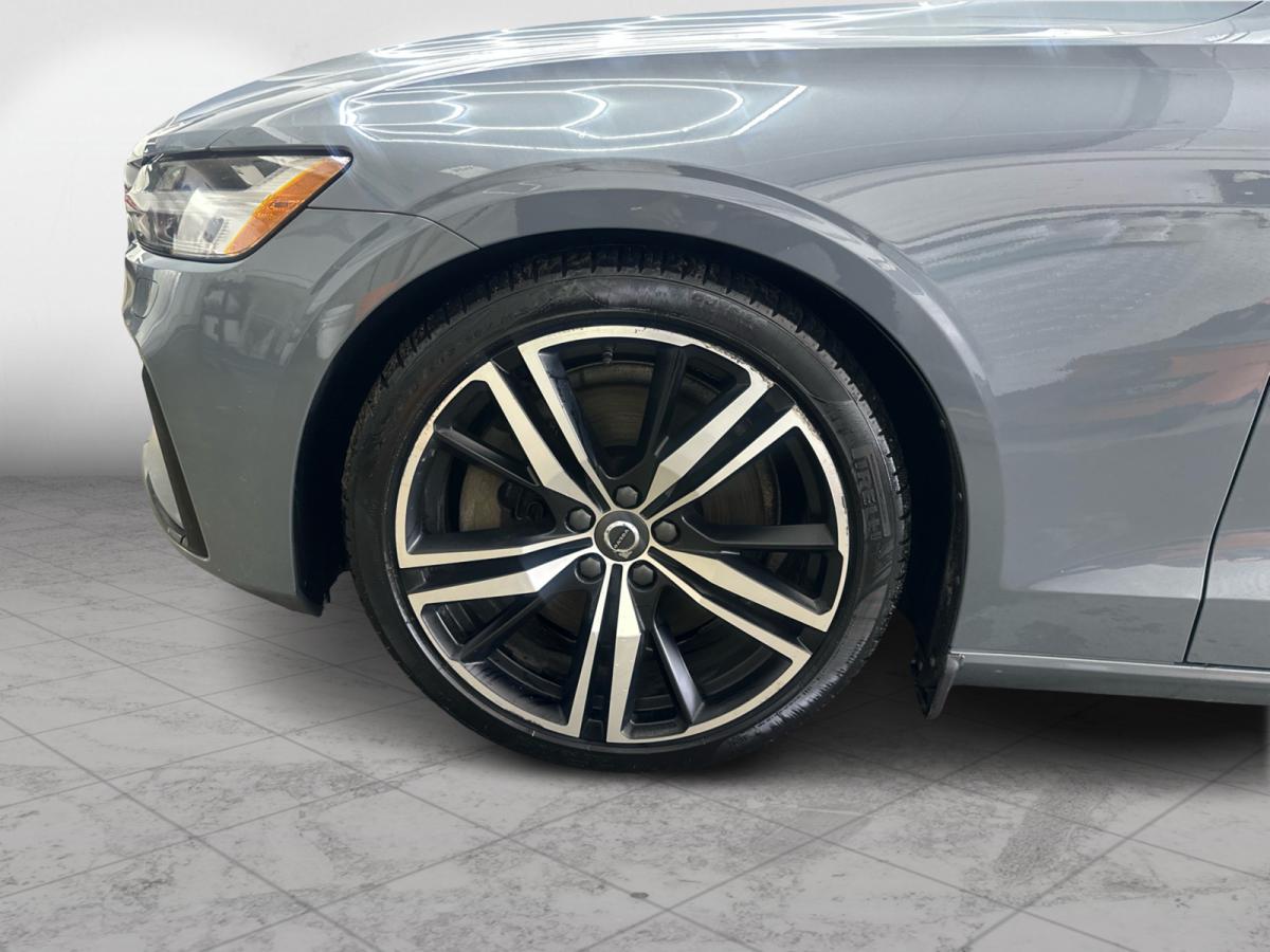 2022 Volvo V60 T6 AWD R-Design Image principale