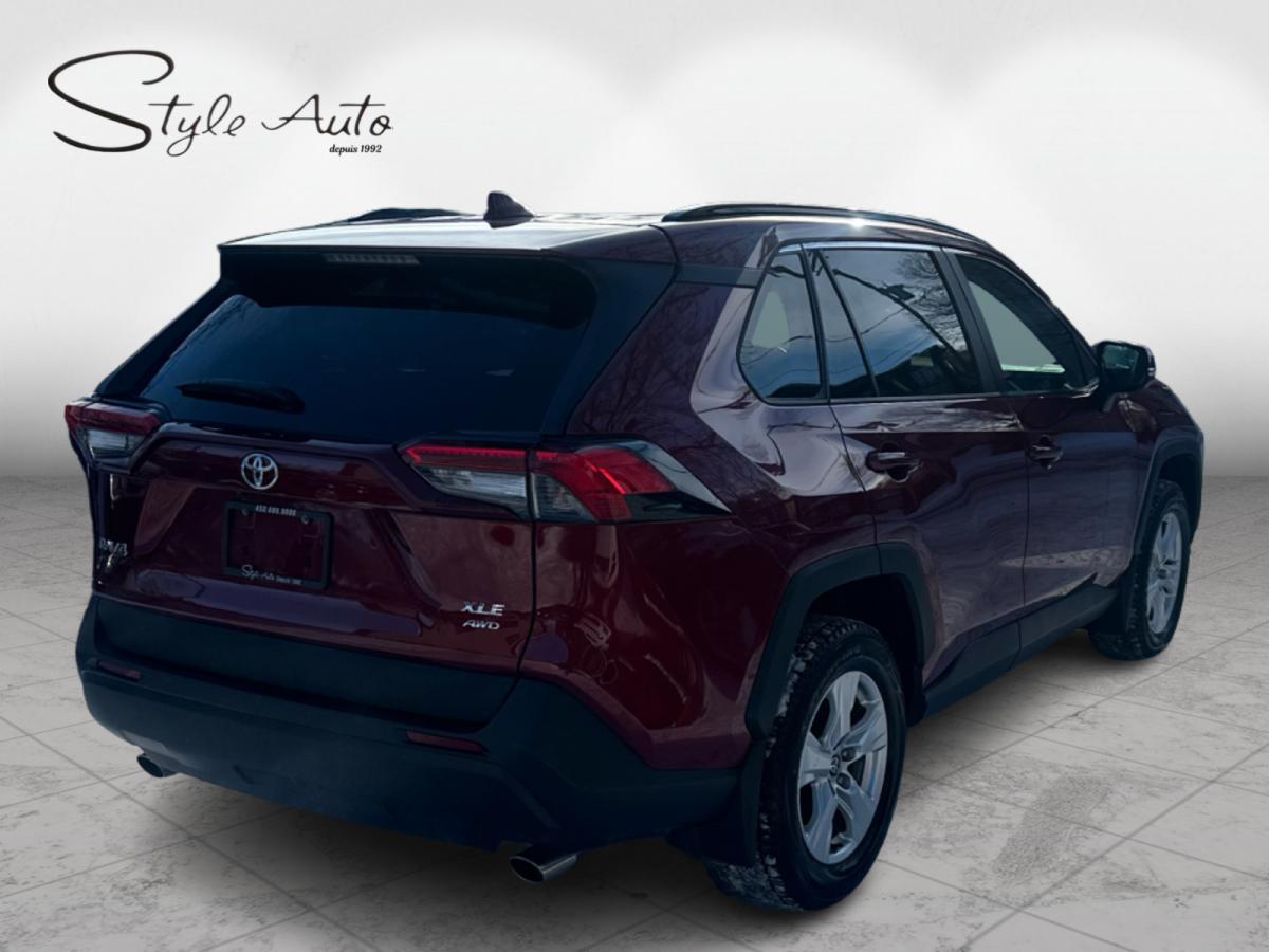 2021 Toyota RAV4 XLE AWD Image principale