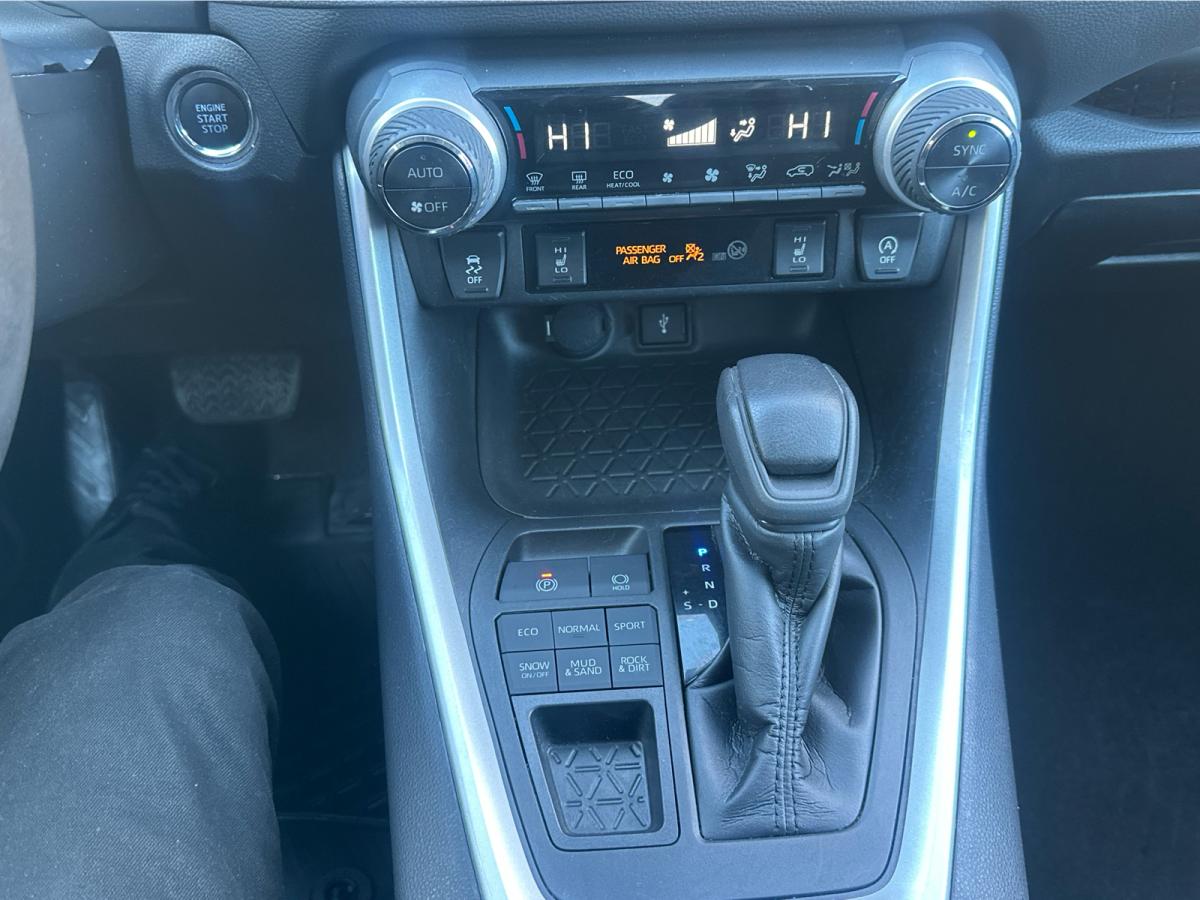 2021 Toyota RAV4 XLE AWD Image principale