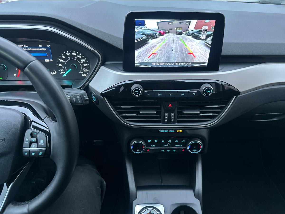 2022 Ford Escape SEL AWD Image principale