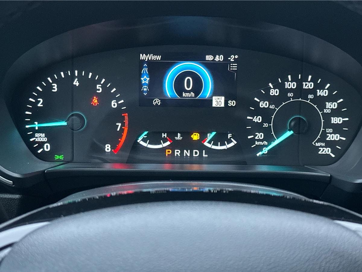 2022 Ford Escape SEL AWD Image principale