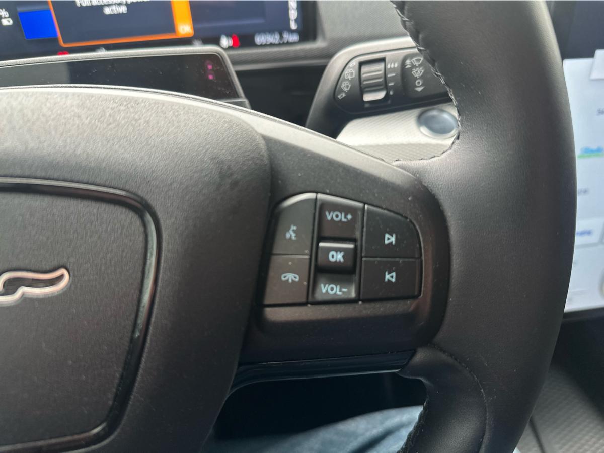 2023 Ford Mustang Mach-E Select AWD Image principale