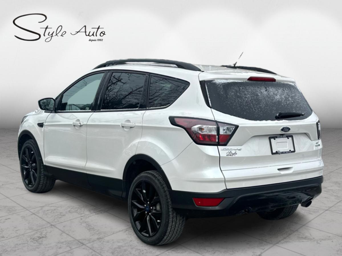 2018 Ford Escape SE 4WD Image principale