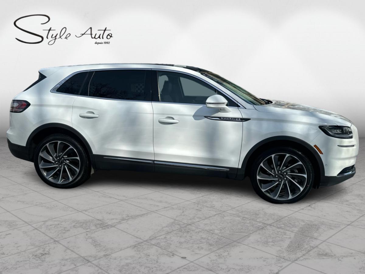 2022 Lincoln Nautilus Reserve AWD Main Image