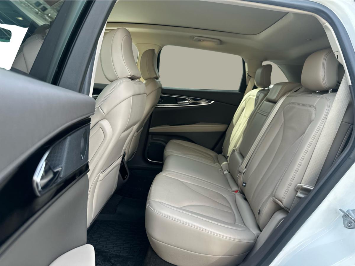 2022 Lincoln Nautilus Reserve AWD Main Image