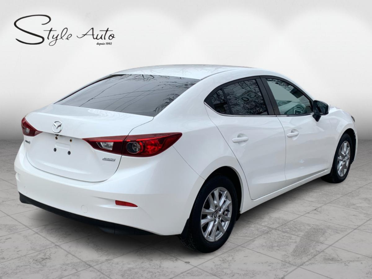 2017 Mazda Mazda3 Auto SE Image principale