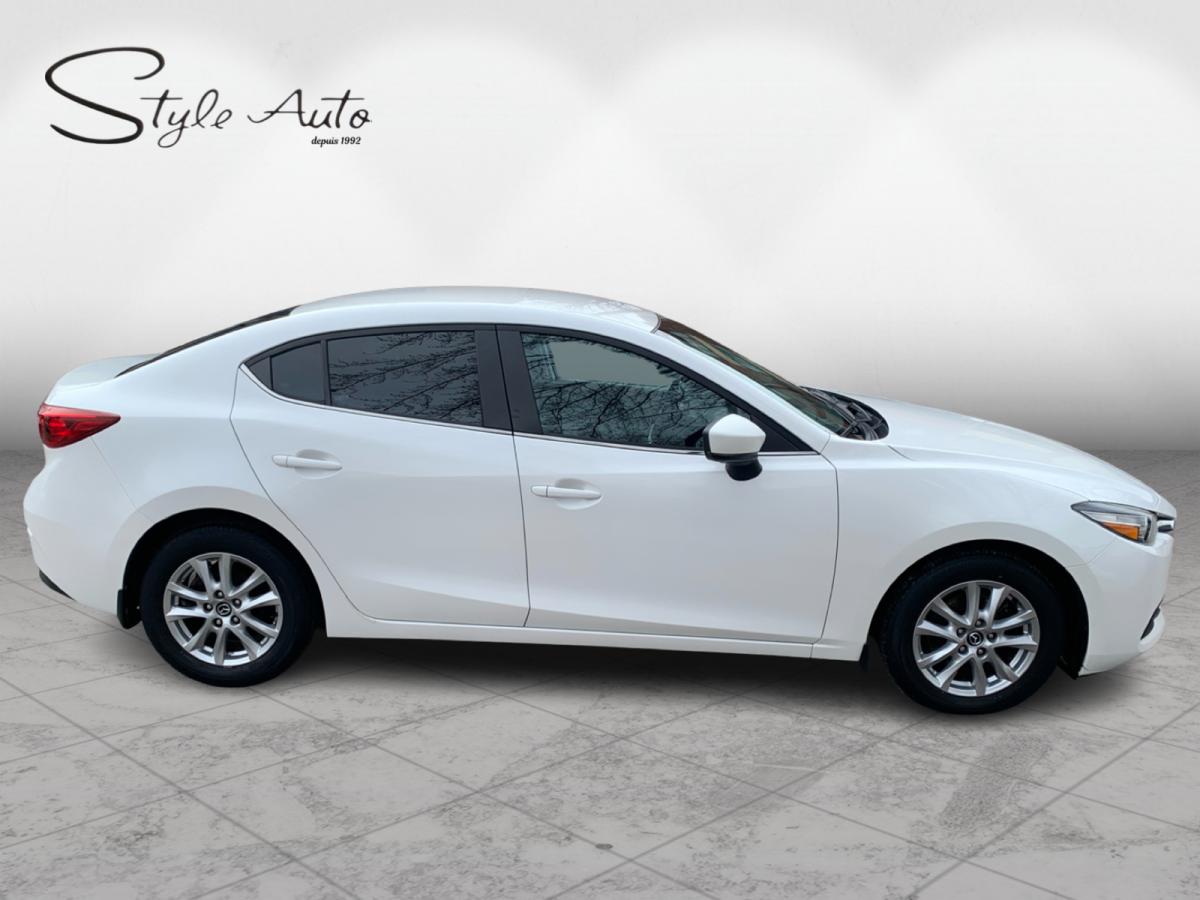 2017 Mazda Mazda3 Auto SE Image principale