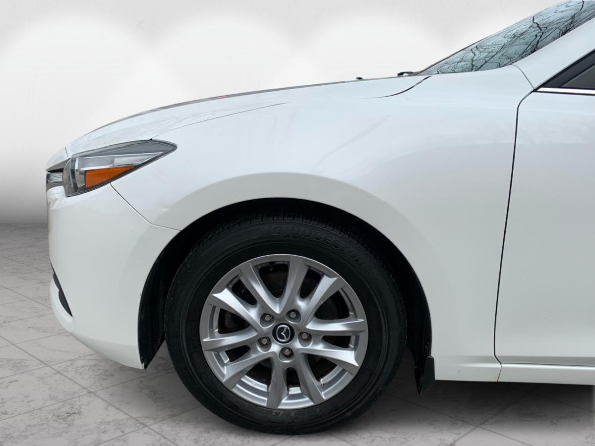 2017 Mazda Mazda3 Auto SE Image principale