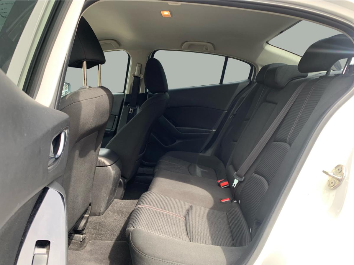 2017 Mazda Mazda3 Auto SE Image principale