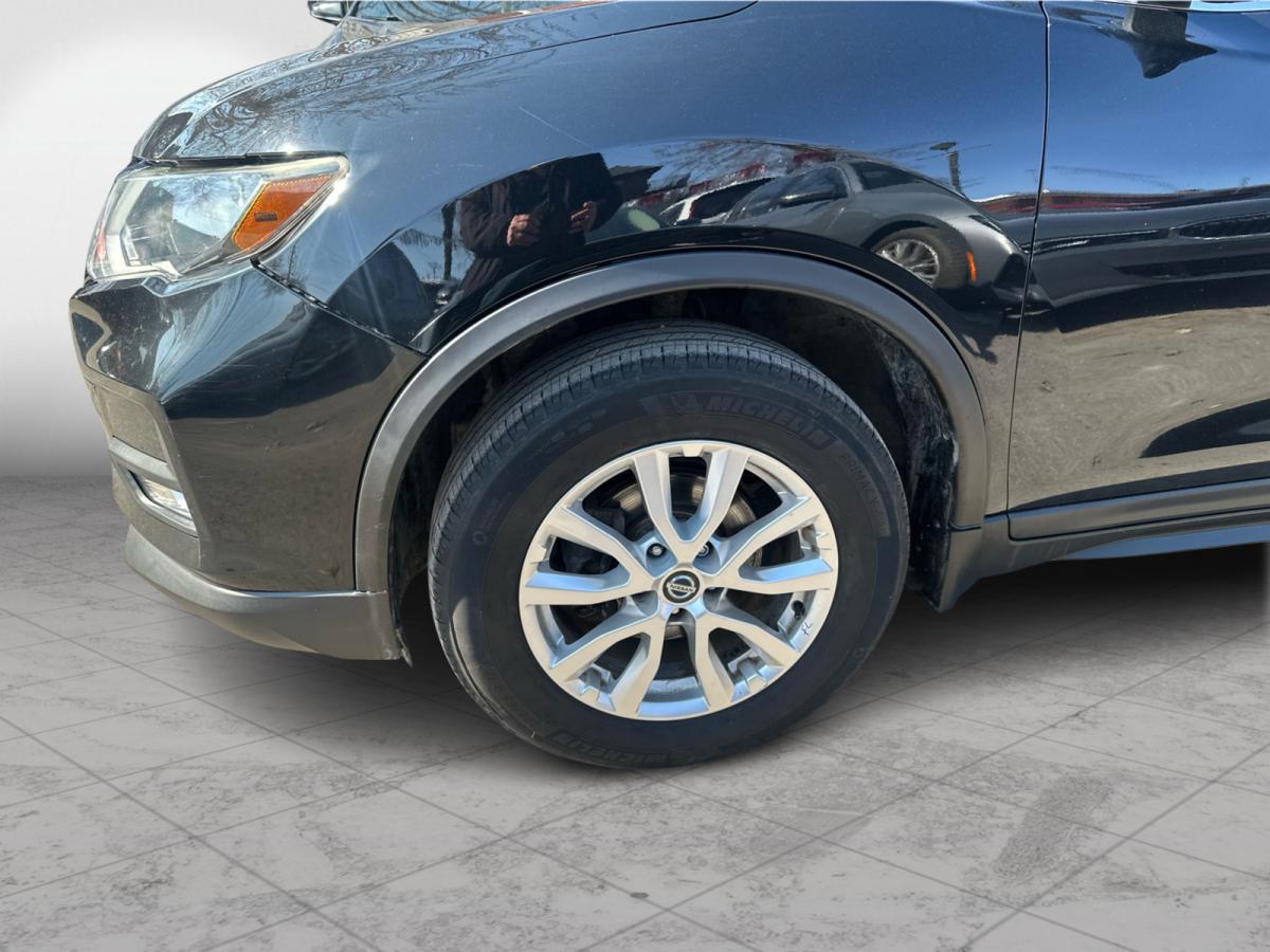 2018 Nissan Rogue AWD SV Image principale