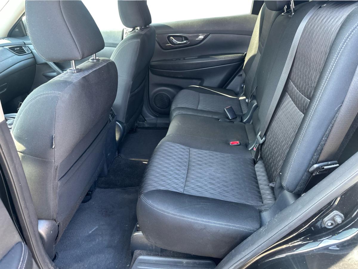 2018 Nissan Rogue AWD SV Image principale