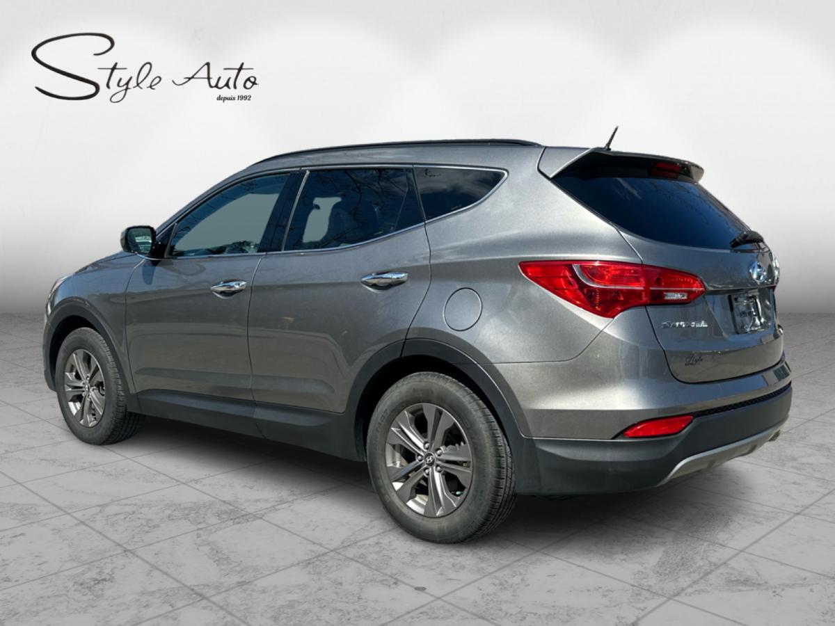 2015 Hyundai Santa Fe Sport FWD 4dr 2.4L Image principale