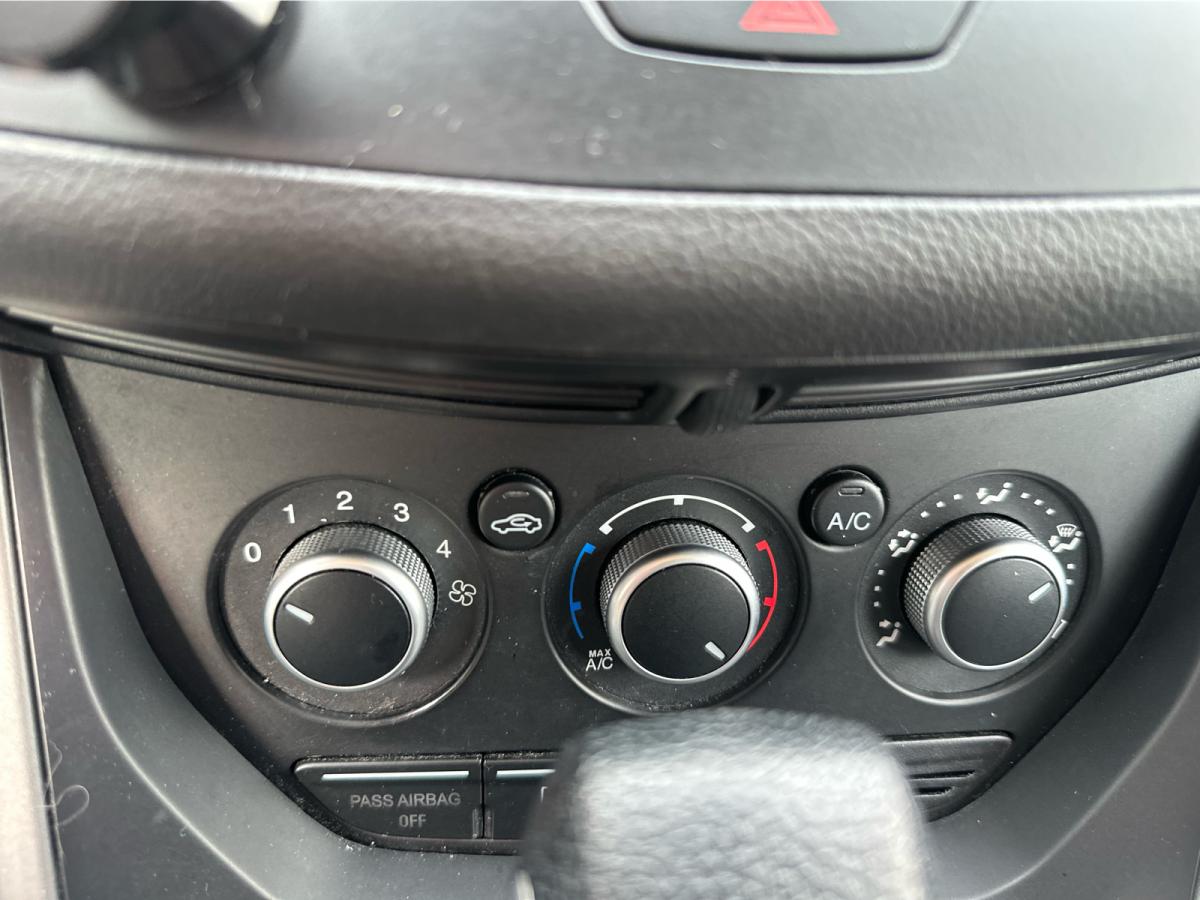 2015 Ford Escape 4dr SE Image principale