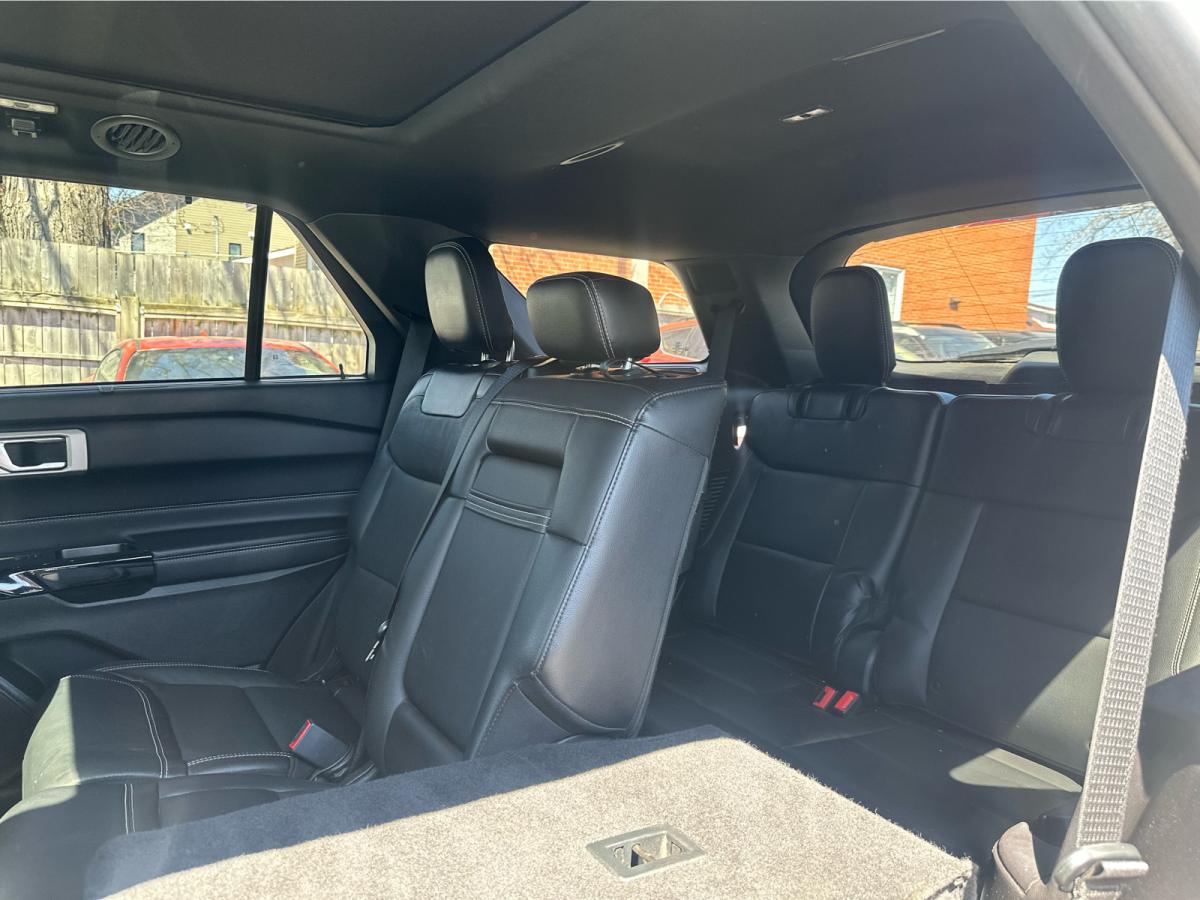 2021 Ford Explorer ST 4WD Image principale