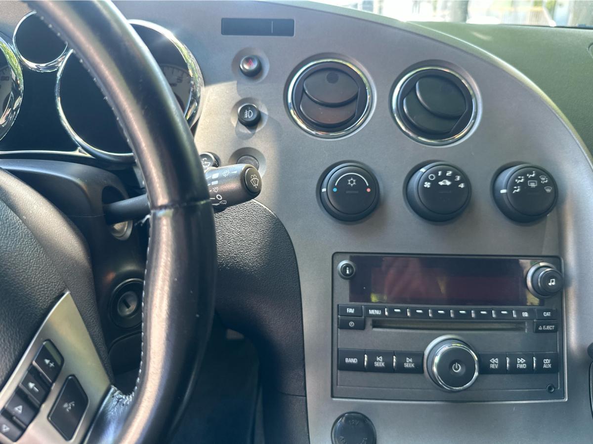 2007 Pontiac Solstice 2dr Convertible Main Image
